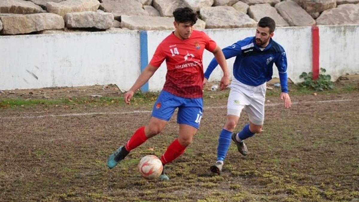 Erick Luian, durante un partido con el Belver.