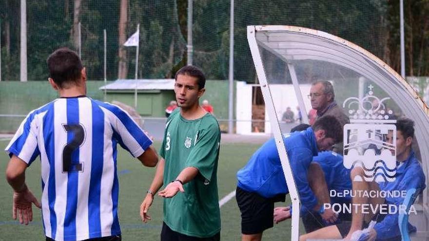 Víctor González, ayer, fue destituido tras el encuentro. // G.Núñez