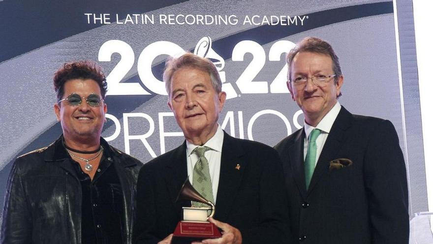 Los Grammy Latinos aplauden a Manolo Díaz, gran merecedor de su premio especial