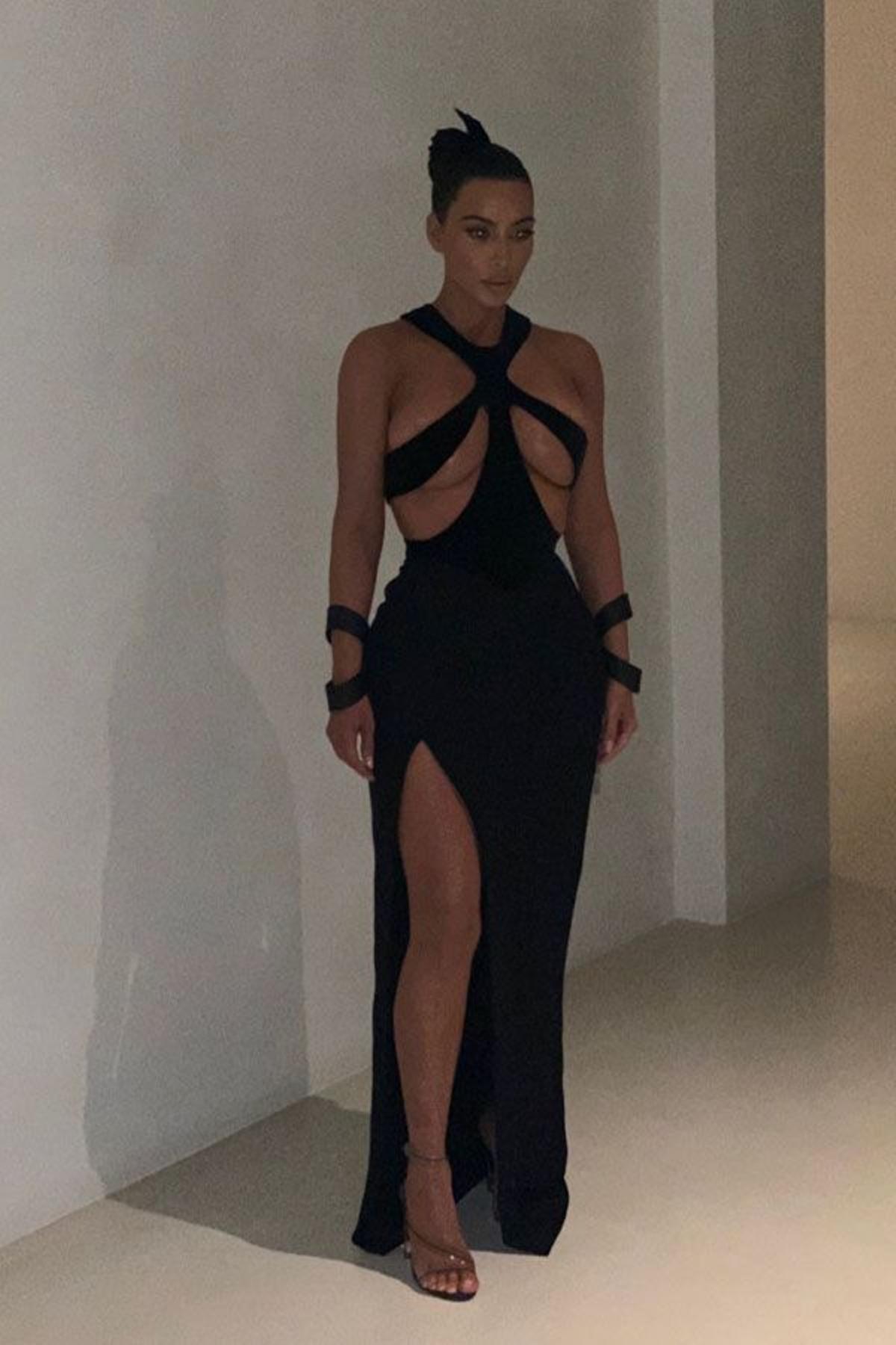 Kim Kardashian con vestido de Thierry Mugler