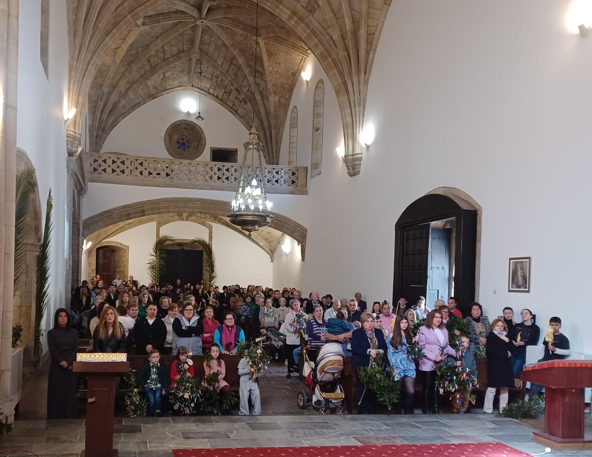 En imágenes: Lleno en Salas para celebrar el Domingo de Ramos