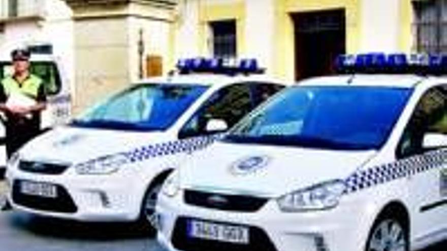 Denuncian que los nuevos coches de la policía carecen de mampara