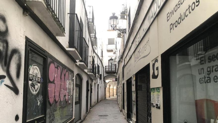 Vídeo | Recorrido por la calle Paneras de Cáceres