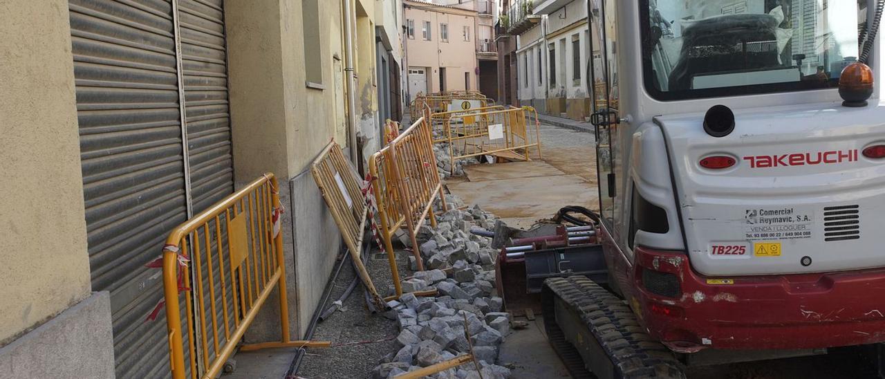 Les obres al carrer Julià de Chia, a Girona. | MARC MARTÍ