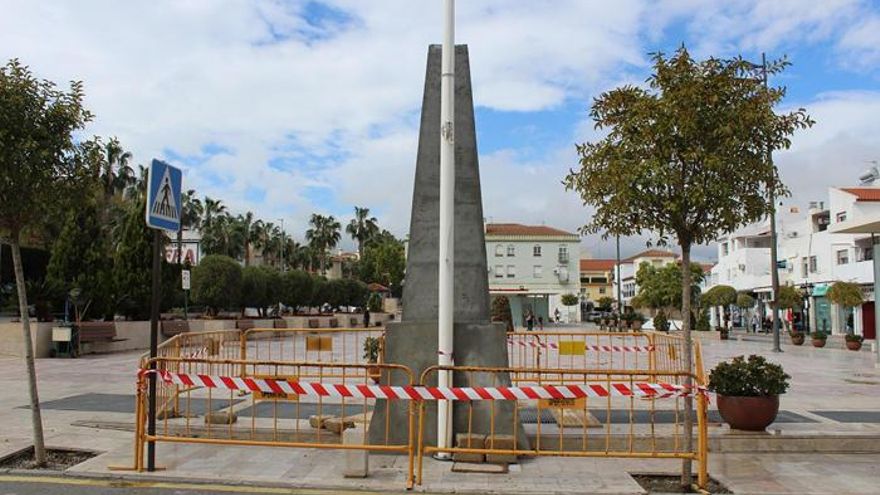 El monolito que será inaugurado el próximo Jueves Santo.