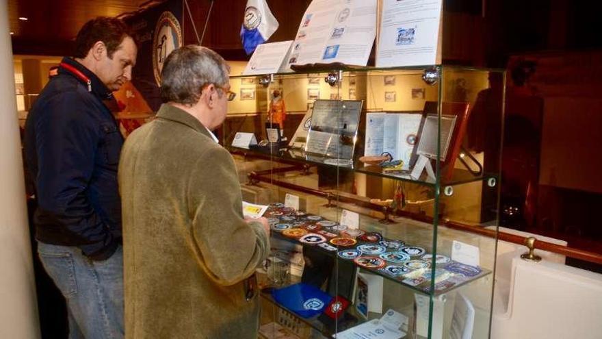 Inauguración, ayer, de la exposición La Campaña Antártica del Ejército de Tierra. // Rafa Vázquez