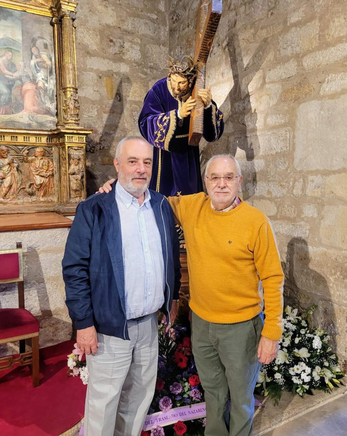 José Ángel Rivera de las Heras y el autor del artículo ante el Nazareno de San Frontis.