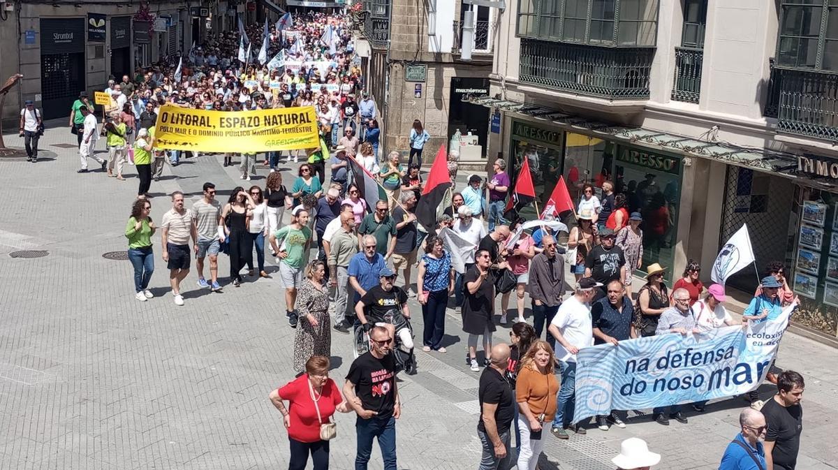 Llegada de los manifestantes a la plaza de A Peregrina.