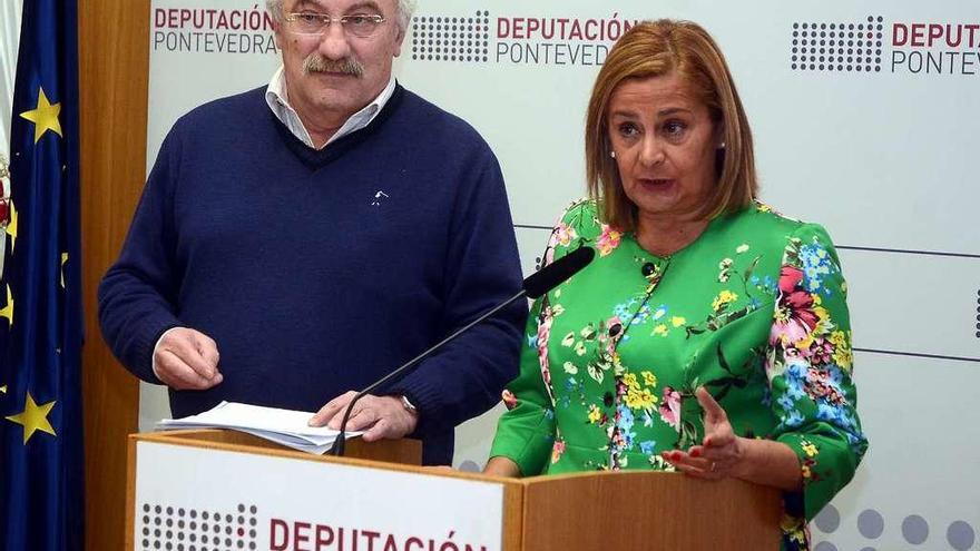 El vicepresidente Mosquera y la presidenta Carmela Silva, en la presentación de los presupuestos. // R. V.