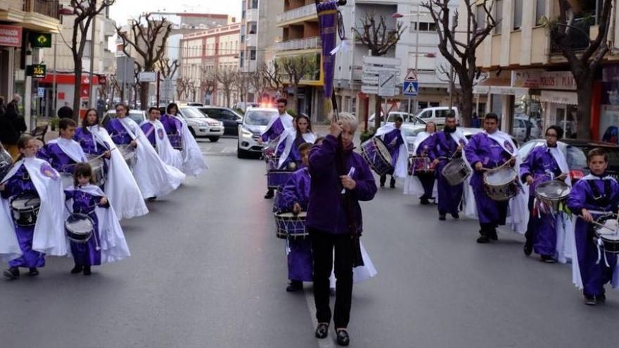 300 bombos y tambores anuncian  la Semana Santa en la Vall d&#039;Uixó