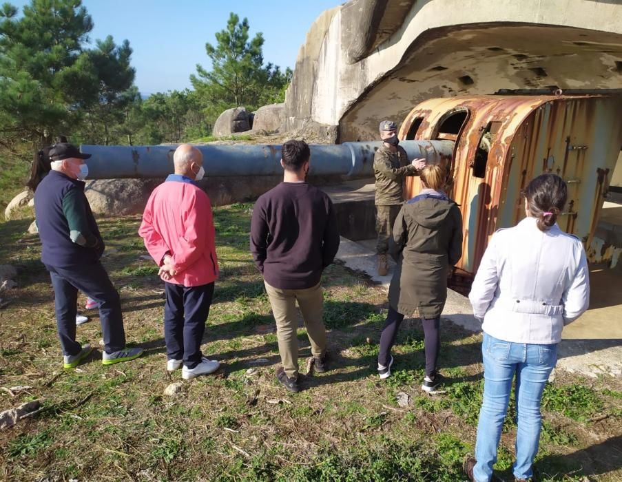 Visita inédita a la batería militar de O Grove