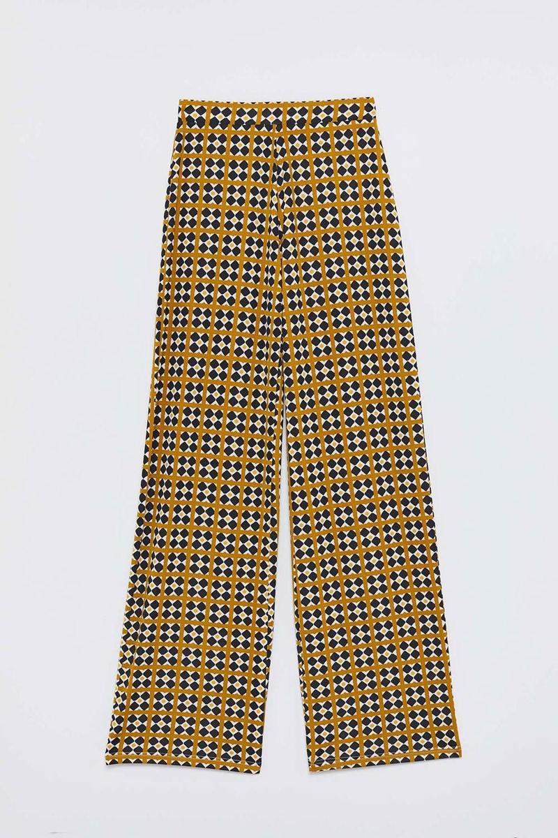Pantalón de primavera de estampado geométrico de Sfera. (Precio: 17,99 euros)