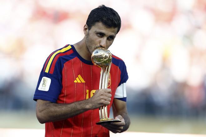 El Barça y la RFEF estudian suspender el acto de homenaje a los campeones del mundo tras las cargas policiales en Elche