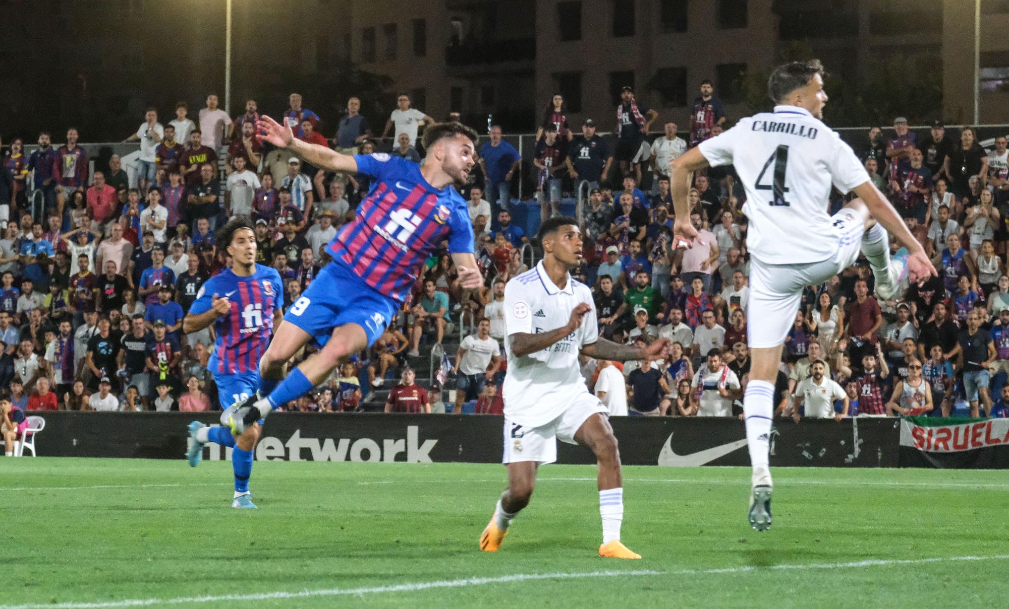 Las mejores imágenes del partido del Eldense - Real Madrid Castilla