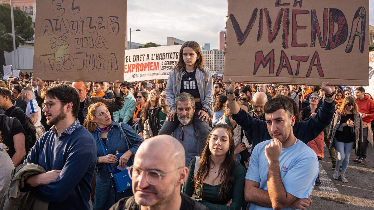 Manifestación masiva contra el precio abusivo de los alquileres y la ...