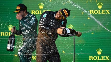 Lewis Hamilton y Fernando Alonso , hace un año en el podio del GP Australia