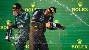 Lewis Hamilton y Fernando Alonso , hace un año en el podio del GP Australia