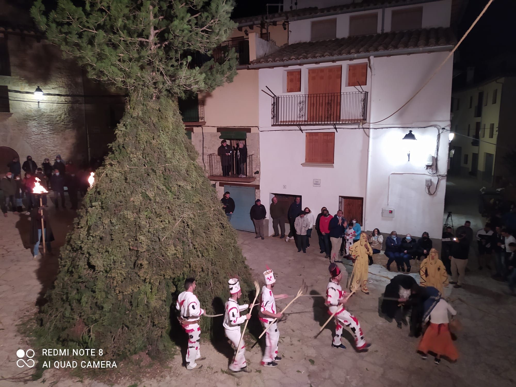 Las imágenes de la fiesta más rara de Sant Antoni en la Todolella, en octubre