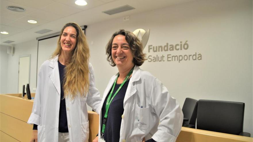 Les doctores Raquel Tulleuda i Àngels Morales, a la sala d&#039;actes de l&#039;Hospital.