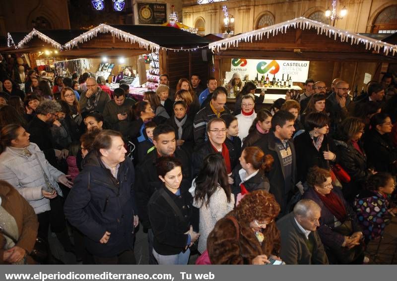 GALERÍA DE FOTOS -- Villancicos en el Mercat de Nadal