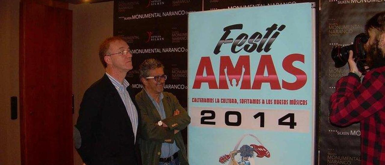 Luis Fernández, de la TPA, izquierda, y David Serna, en la presentación.