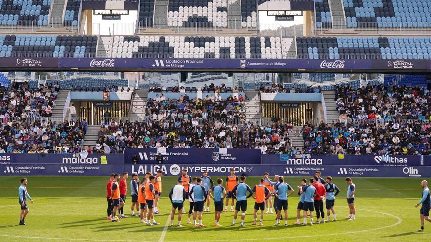 5.000 malaguistas acompañaron a su equipo en el segundo entreno de la semana.