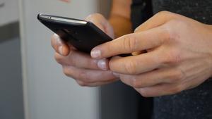 smartphone-2454611 1920