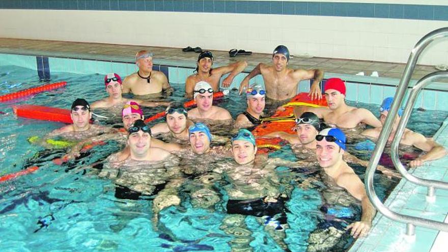 Usuarios de la piscina de Antromero.