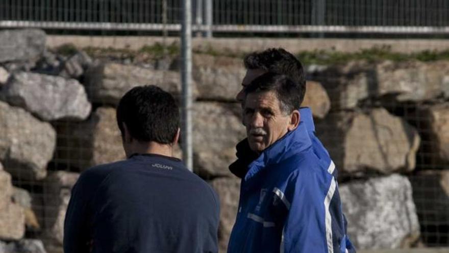 José Luis Quirós, del Marino, durante un entrenamiento en Balbín.