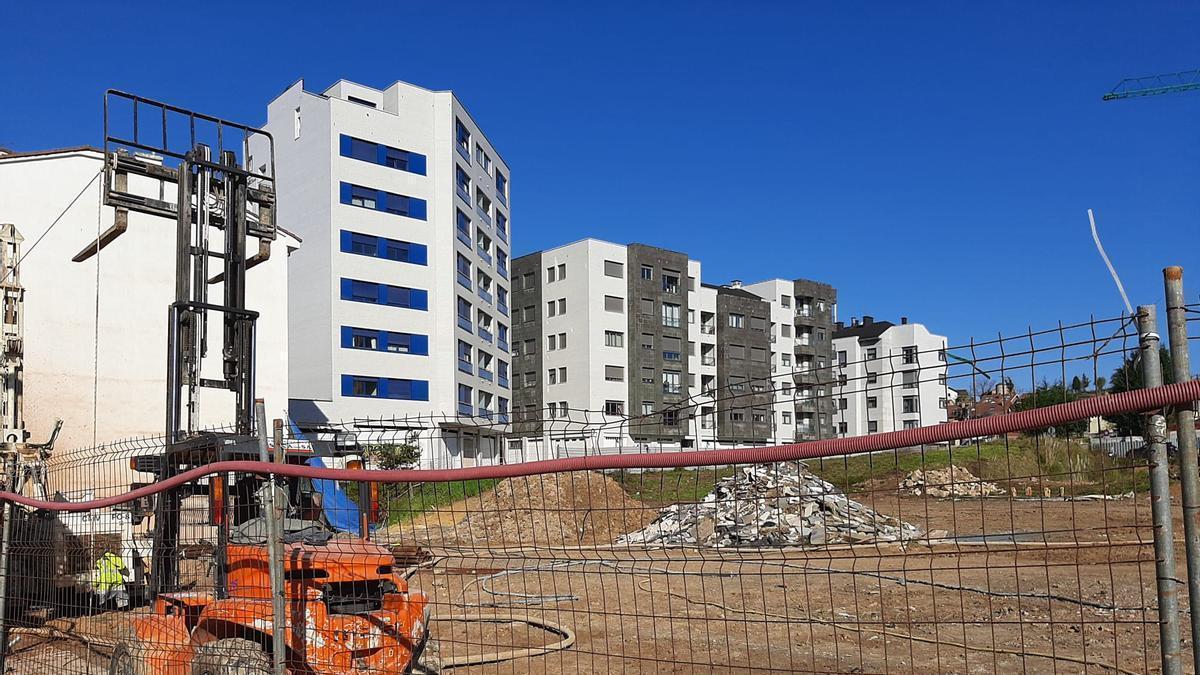 Solar con obras para desarrollo de viviendas en la zona de Florencio Rodríguez.