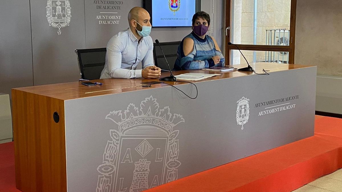 Los concejales de Unidas Podemos, en una comparecencia reciente en la sala de prensa