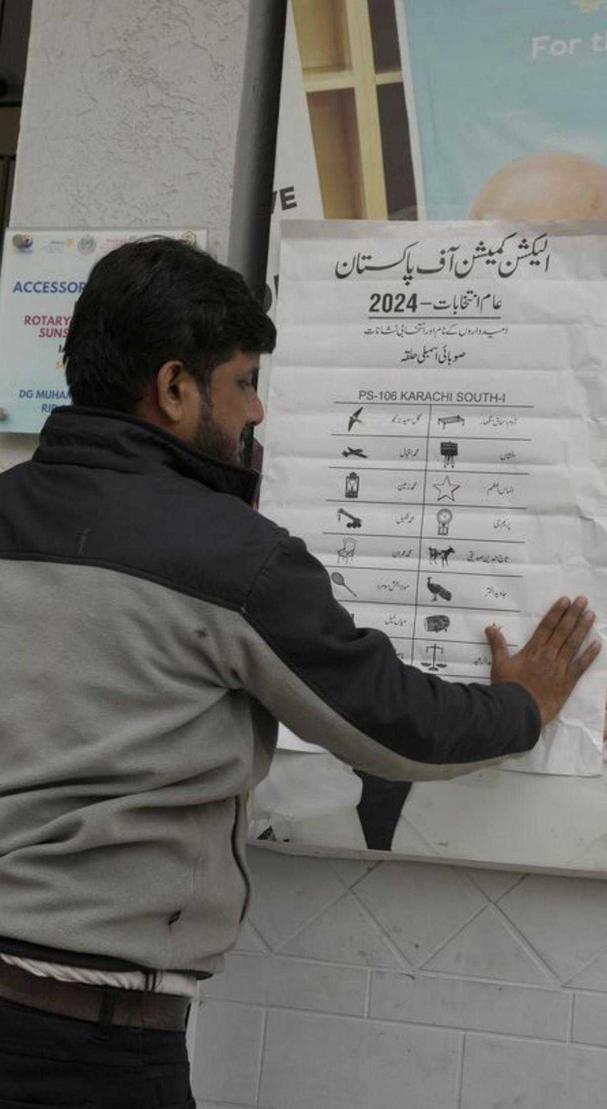 El Pakistan vota sota l’ombra de l’empresonat ex primer ministre