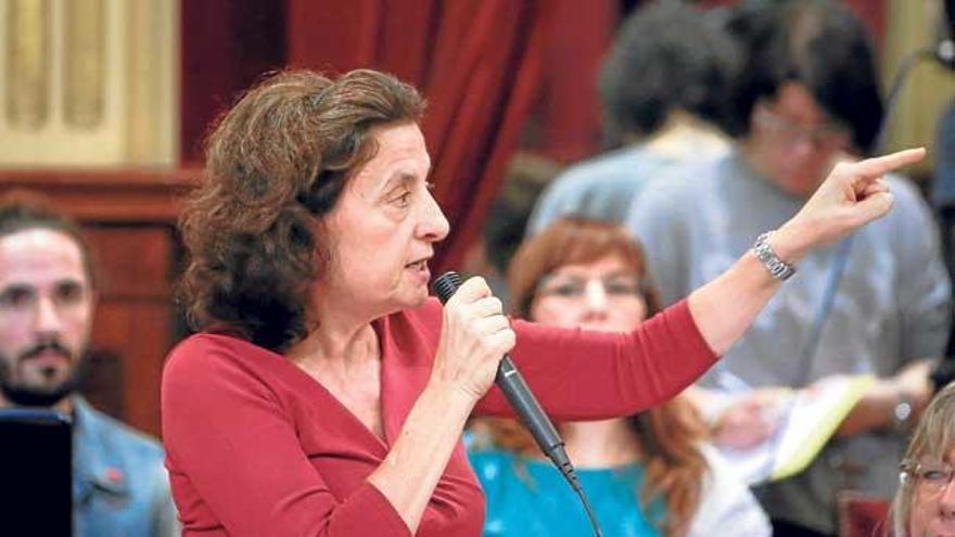 Fina Santiago, consellera de Servicios Sociales, fue la ponente de la Ley de Igualdad.