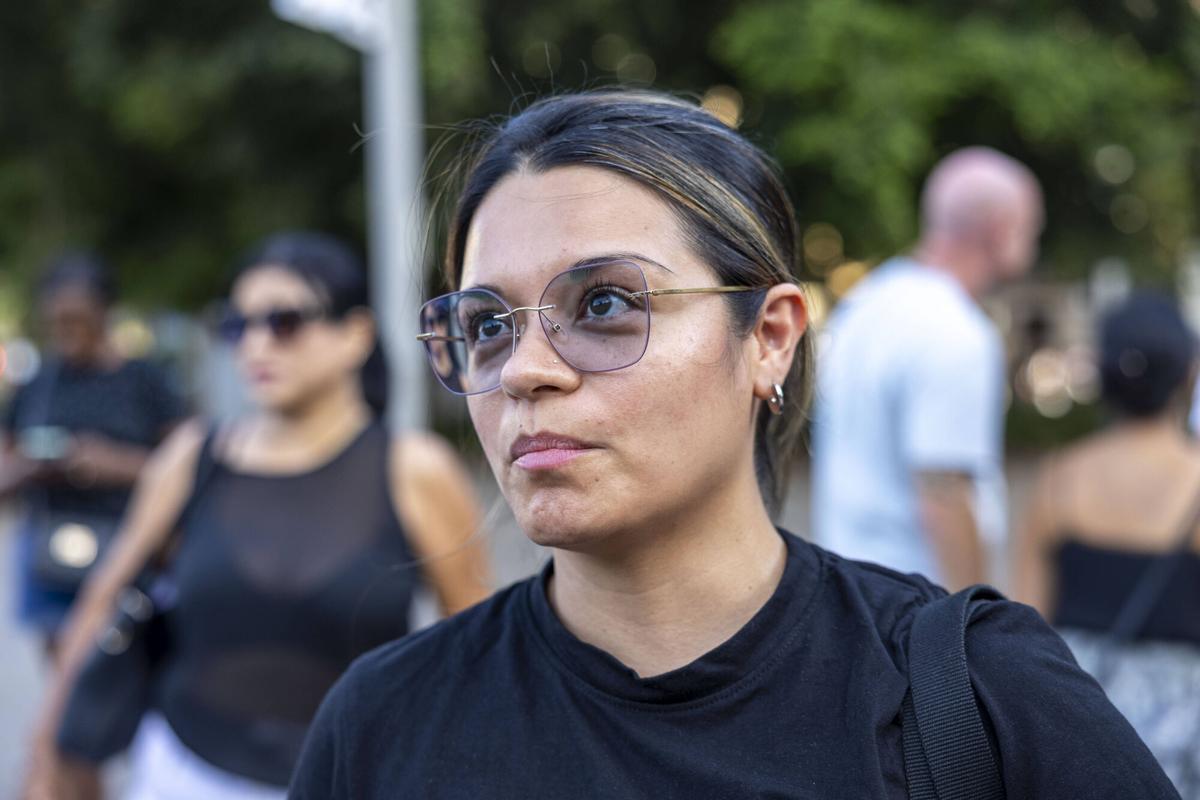 LOCAL. CONCENTRACION DE COLOMBIANOS PARA REZAR POR LAS VICTIMAS DEL TERREMOTO