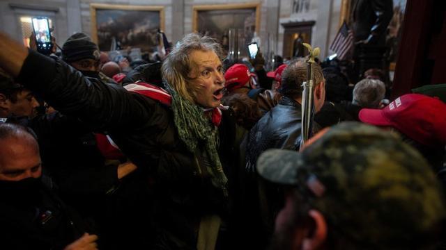 Seguidores de Trump durante el asalto al Capitolio, este miércoles.