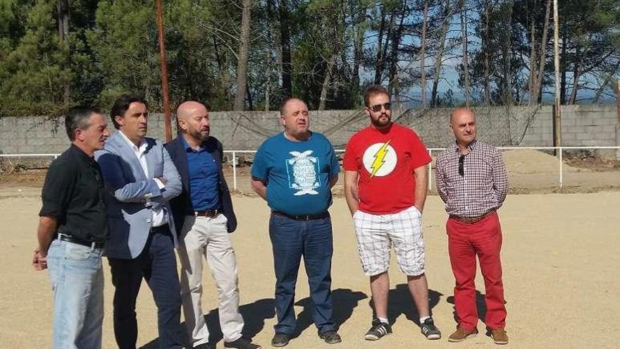 Visita al campo de fútbol de Palmés. // J. Regal