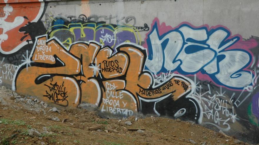 Detenidos dos jóvenes por hacer graffitis de sus motes por la ciudad