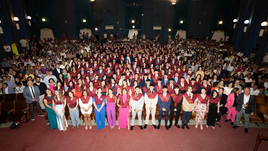 El IES Infante Don Juan Manuel de Murcia celebra la graduación de sus alumnos de 2º de Bachiller