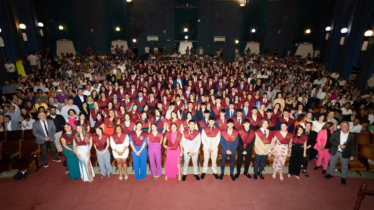 Graduación de los alumnos de 2º de Bachillerato del IES Infante Don Juan Manuel.