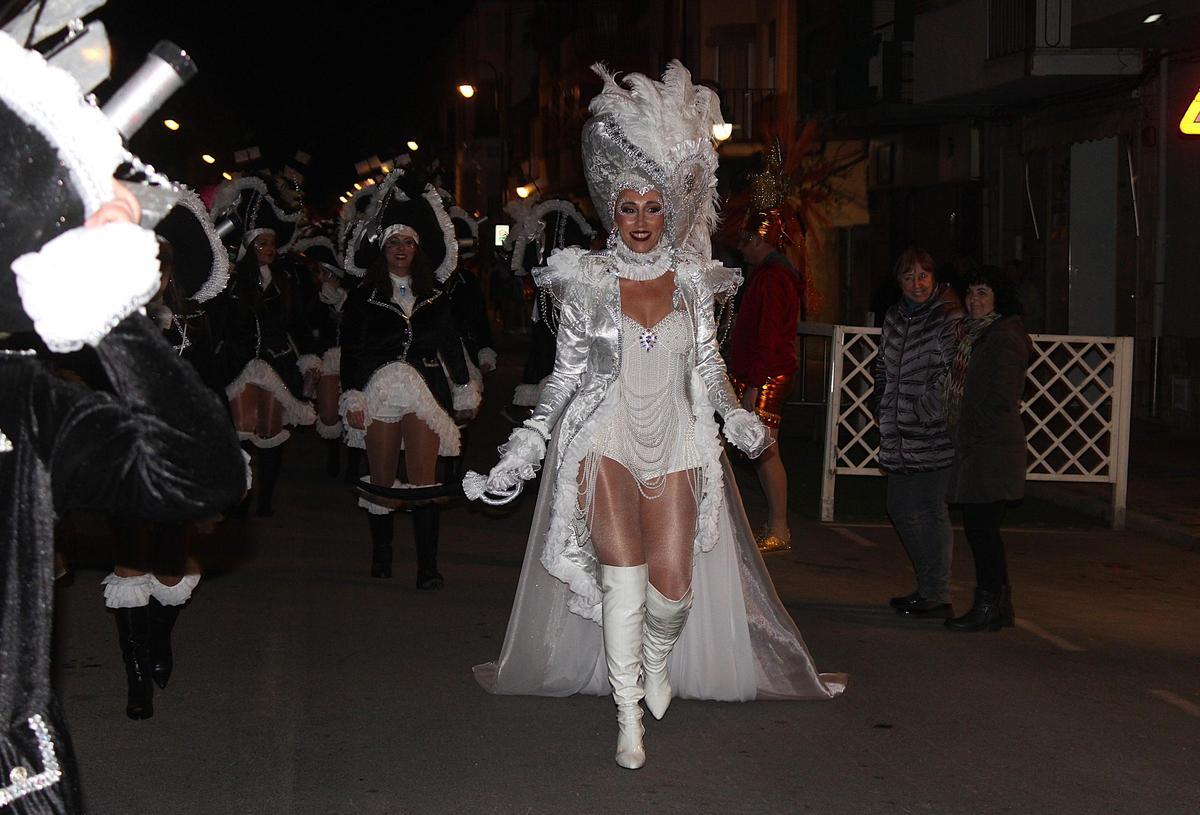 Galería de fotos del desfile nocturno del Carnaval de Alcalà de Xivert