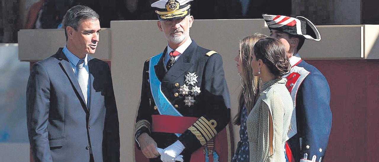 Sánchez parla amb Felip VI, la reina Letizia i la infanta Sofia