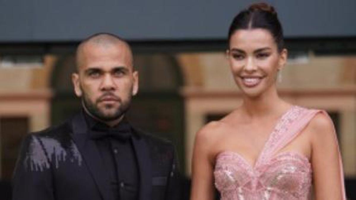 Dani Alves y Joana Sanz.