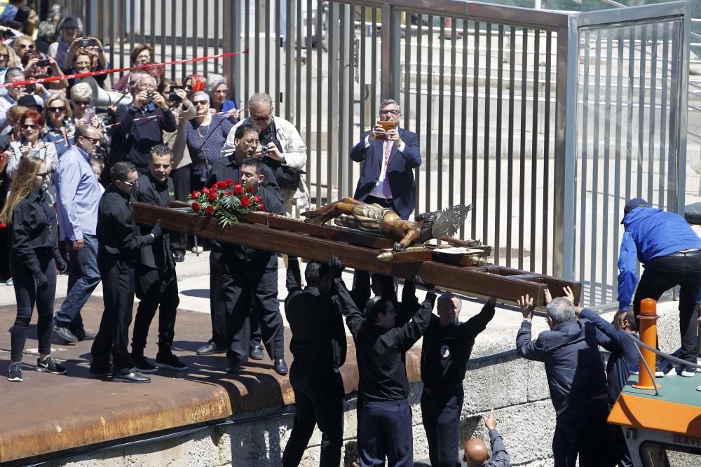 El Cristo del Grao recorre las calles de Poblats Marítims