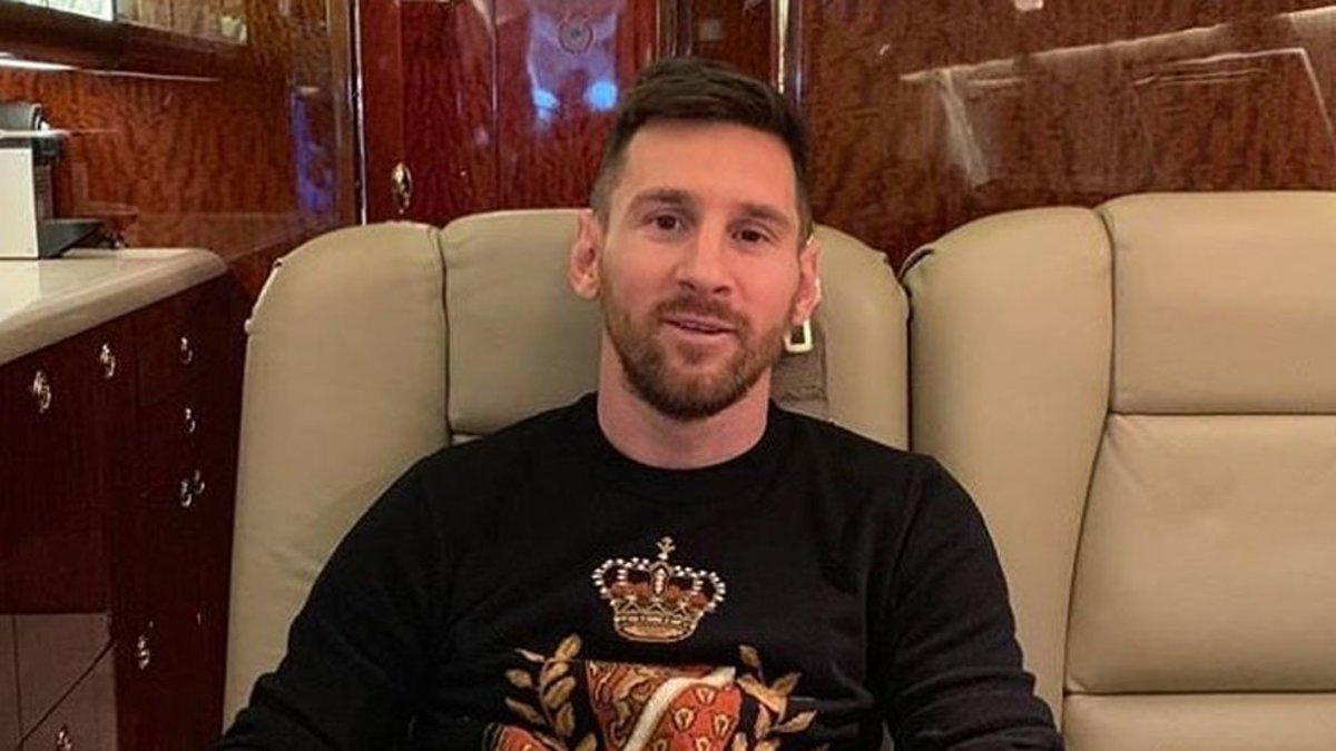 Messi ha publicado una foto en su Instagram sentado en uno de los asientos de su avión privado