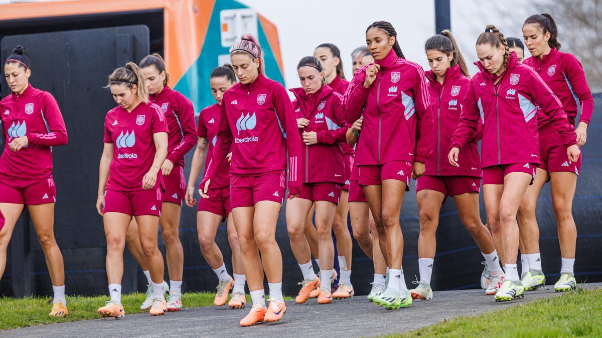 La selección femenina se ha ejercitado con vistas al debut mundialista en el estadio Mc Lennan Park de Papakura