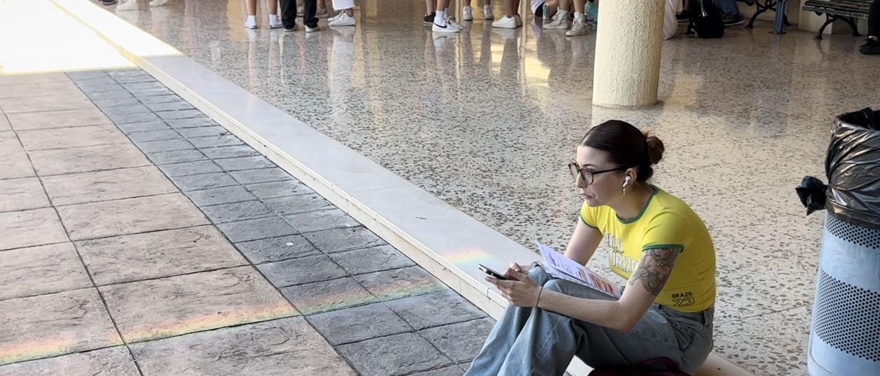 Estudiante malagueña durante la Selectividad.