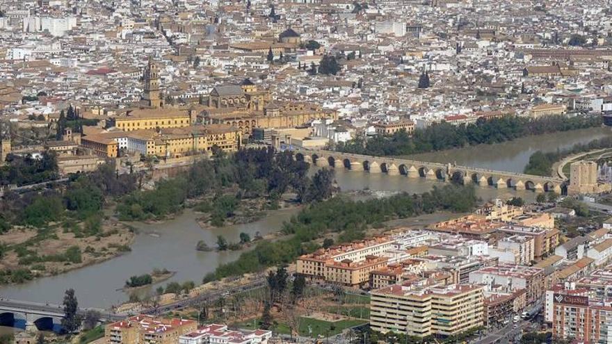 Acuerdan empezar a cambiar el Plan del Casco, pero sin prohibir permisos para viviendas turísticas