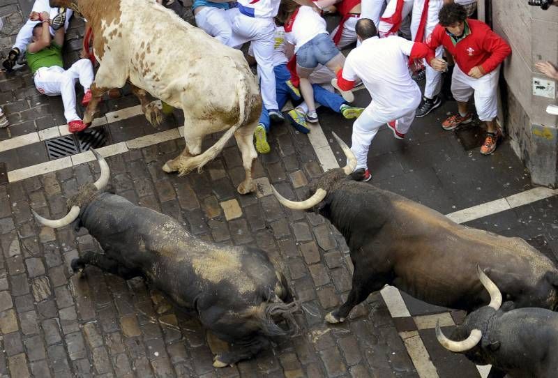 Fotogalería del sexto encierro de San Fermín