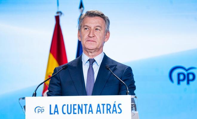 Feijóo pide a Sánchez que actúe ante la "avalancha sin precedentes" en Ceuta