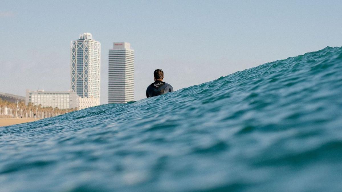 El documental «265 dies sense onades» explora el món del surf a Catalunya. | CCMA